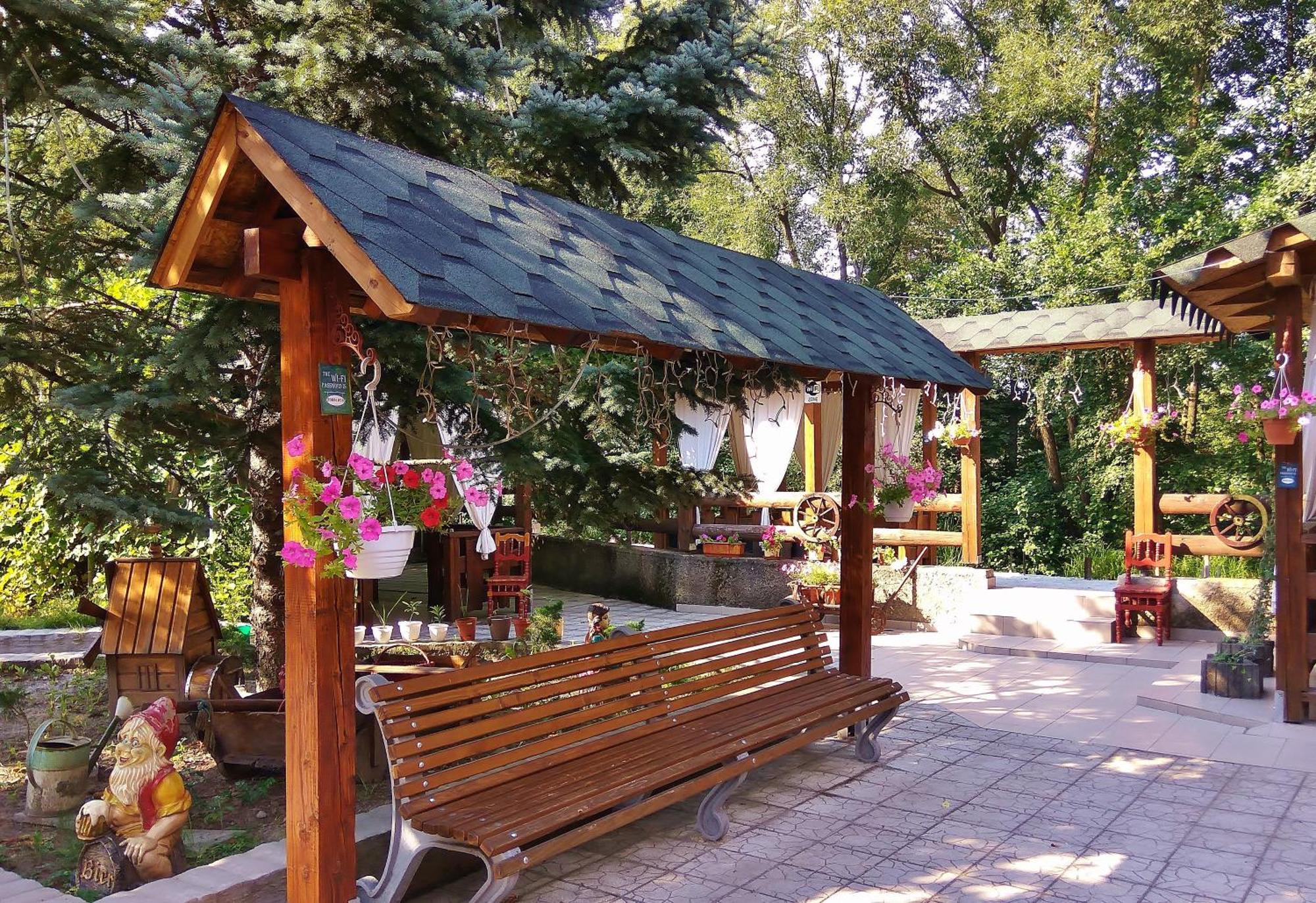 Zabava Guest House Ivano-Frankivsk Exterior photo